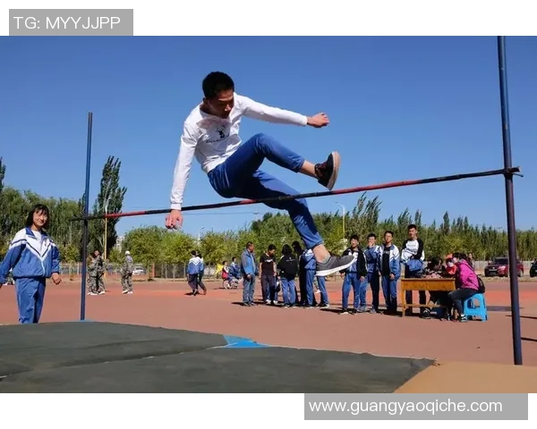 足球巨星带球突破精彩瞬间解析技术与艺术的完美融合